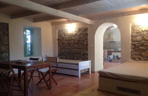 Methoni Villa | Spacious Villa with View 10 mins Walk to the Beach