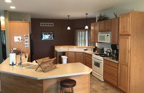 Brooklyn House | Spacious Vineyard Lake Lakefront Cottage within 5 minutes of MIS