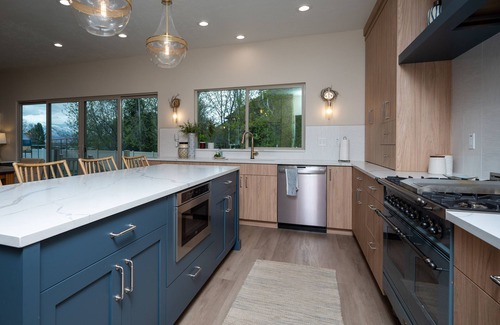 Layton House | Spacious Wasatch Valley House. Close To Amenities, Restaurants.
