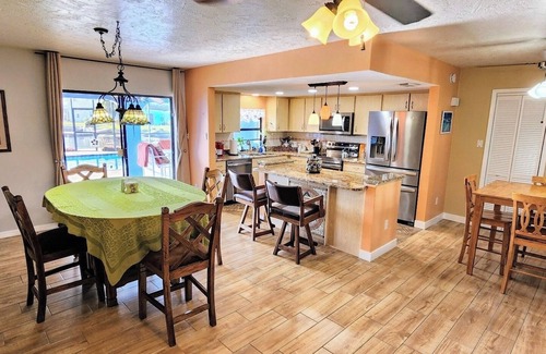 Spring Hill House | Spacious Waterfront with heated swimming pool. 5-bedroom home in Hernando Beach