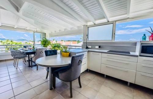 Nettle Bay Apartment | Spacious Waterfront 2 Bedroom Condo with 2 Bathrooms, Pool, AC