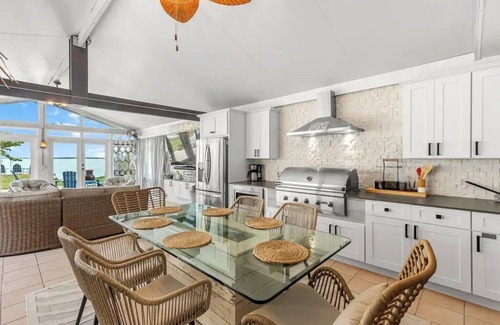 Bay Point House | Spacious waterfront 5-bedroom house in lovely Key West with WiFi, AC