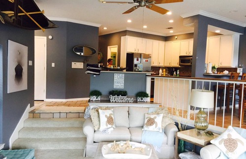 Pottsboro House | Spacious waterfront home 5acre lake fishing dock canoe Lake Texoma view Gameroom