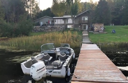French River House | Spacious Waterfront in the French Rivernn