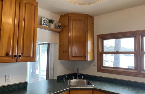 Havelock-Belmont-Methuen Cottage | Spacious Waterfront Year Round Cottage