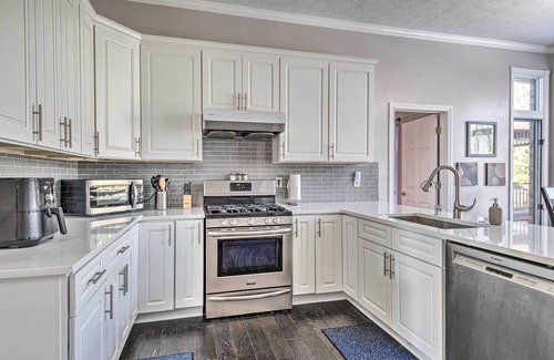 Westfield House | Spacious Westfield Home w/Sports Complex On-Site