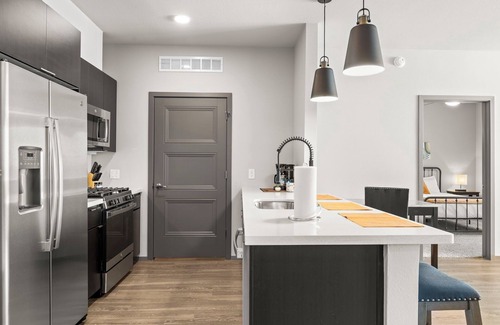 Glendale Sports and Entertainment District Apartment | Spacious Westgate CozySuites by stadium with pool 1