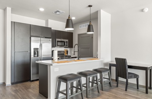 Glendale Sports and Entertainment District Apartment | Spacious Westgate CozySuites by stadium w/pool 2