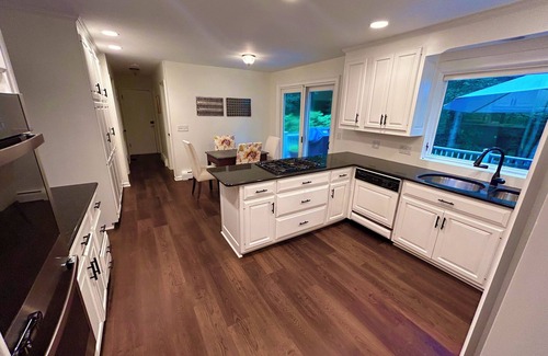 Westport House | Spacious Westport countryside retreat. Close to beach, downtown, golf and train