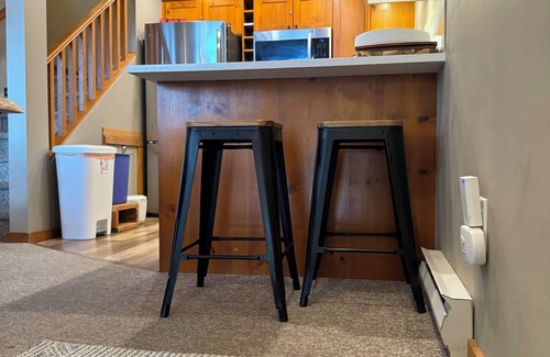 Whistler Cay Heights House | Spacious Whistler Townhome – Walk to Lifts!