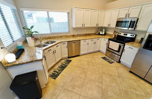 Deer Valley House | Spacious whole house with a green yard and pool in quiet neighborhood FAST WI-FI