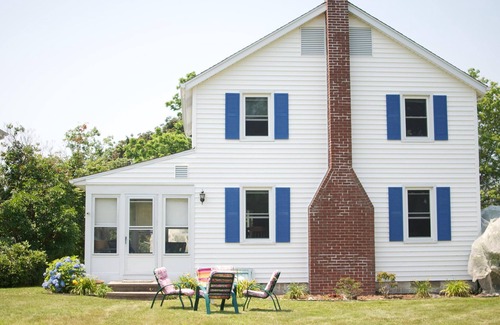 Westbrook Center House | Spacious yard and view of Long Island Sound- walk to secluded beach!
