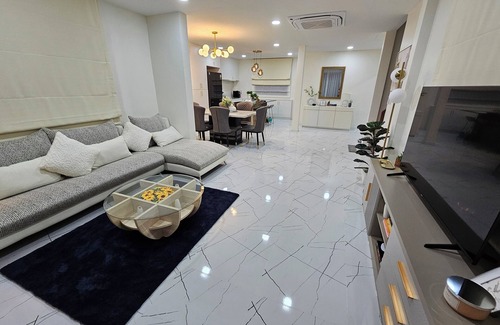 Hang Dong House | SpaciousCharming 3-bedroom house with AC and WiFi in Chaingmai city.