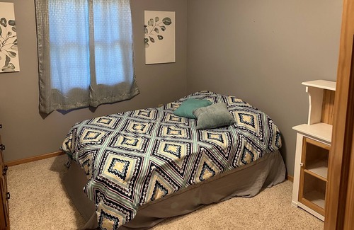 Baxter House | Spaciously Convenient House