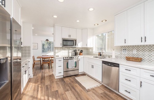 North Ridge House | Spanish Casita With Game Room/Putting Green/Beach VolleyBall/Pool Slide/Hottub!