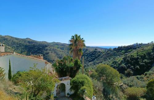 Moclinejo House | Spanish house with Large Terrace and Sea View, 30 minutes from Malaga