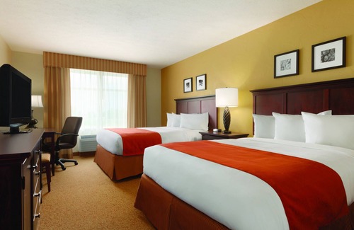 California Hotel | Spark by Hilton California Lexington Park