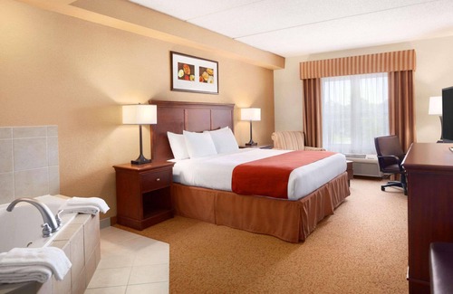 California Hotel | Spark by Hilton California Lexington Park