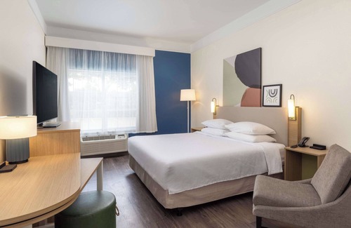 Barker Hotel | Spark by Hilton Houston West Clay Road