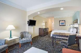 Barker Hotel | Spark by Hilton Houston West Clay Road