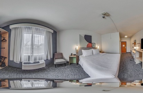 Quad Cities Hotel | Spark by Hilton Moline Quad Cities