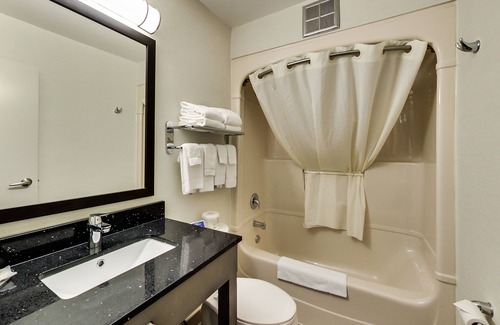 Durham Region Hotel | Spark by Hilton Oshawa