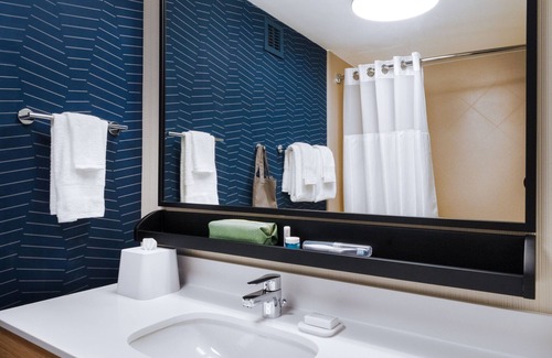 Rochester Hotel | Spark by Hilton Rochester University Area