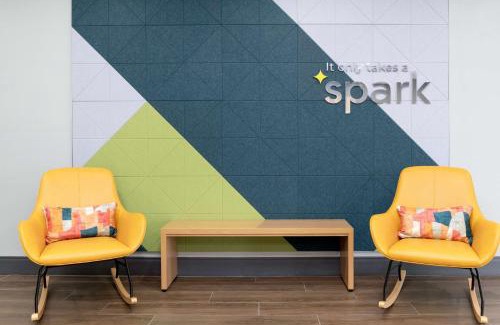 Fleming Hotel | Spark by Hilton Savannah South I-95
