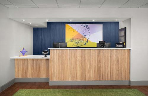 Tampa Hotel | Spark by Hilton Tampa Brandon
