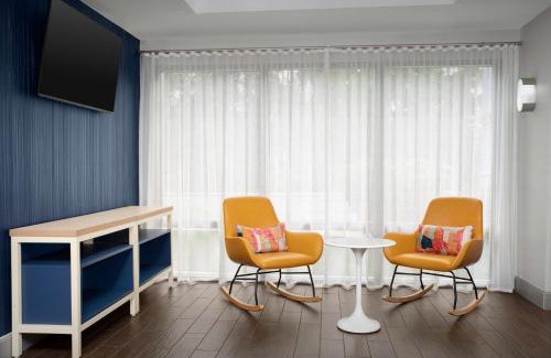 Tampa Hotel | Spark by Hilton Tampa Brandon