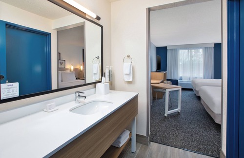 Walker Hotel | Spark By Hilton Walker Grand Rapids North