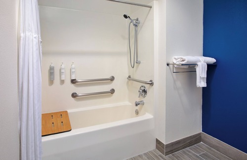 Walker Hotel | Spark By Hilton Walker Grand Rapids North