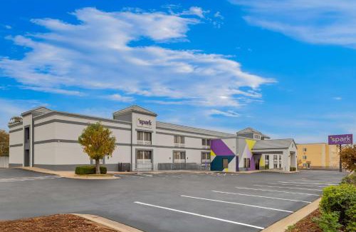 Wichita Hotel | Spark by Hilton Wichita East