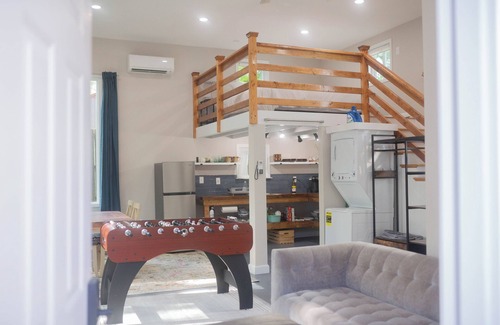 Reynoldstown Cottage | Sparkling Clean Walkable King Bed Couples Retreat!