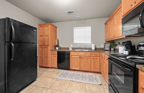 Fort Smith Apartment | Sparkling Fort Smith Duplex, A+ Location