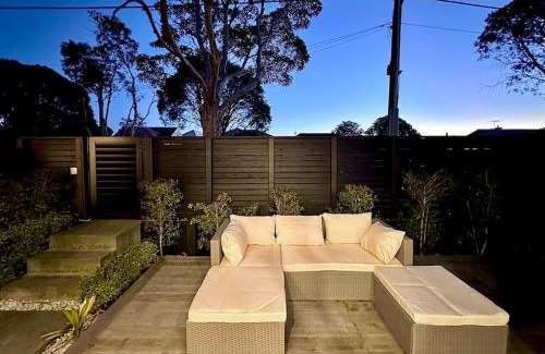 Point Chevalier House | Sparkling New 4Beds Family Home