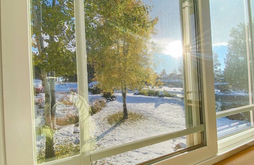 Klamath Falls Condo | Sparkling Running Y Tree Top Condo with Spectacular Views - Close to Crater Lake