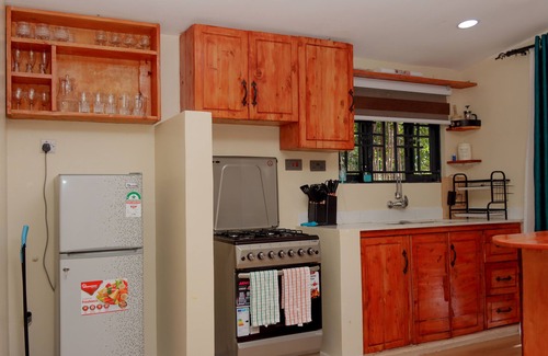 Nanyuki Cottage | Sparrow Nest Cottage: Peaceful garden oasis hidden under the slopes of Mt Kenya.