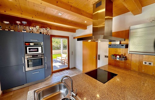Vilanova I la Geltru House | sparrow villa in residential area by hlclub agency