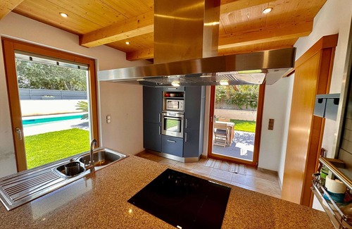 Vilanova I la Geltru House | sparrow villa in residential area by hlclub agency