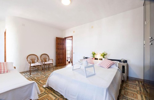 Maddalenedda House | Spazioso Appartamento al Mare con Giardino T0520