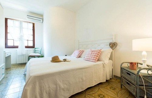 Maddalenedda House | Spazioso Appartamento al Mare con Giardino T0520
