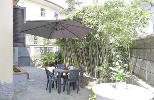 Massa Apartment | Spazioso appartamento con Giardino a Parcheggio Gratuito