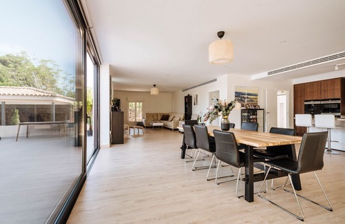 Valencina de la Concepcion Villa | Spectacular Villa 15 minutes from Seville