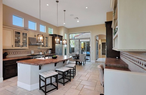 Pinnacle Peak House | Special Discount on Weekly and Monthly Rentals.