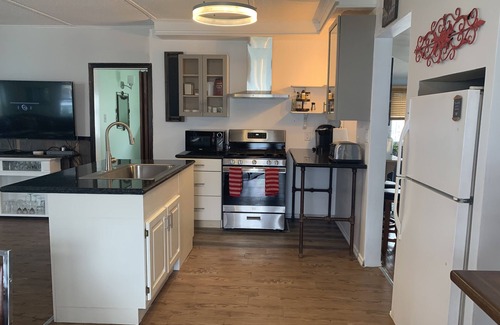 Kingsville Cottage | Special Jul 17-25, CD 200/Per night, Cedar Island Marina ,New HAVC & Renovated