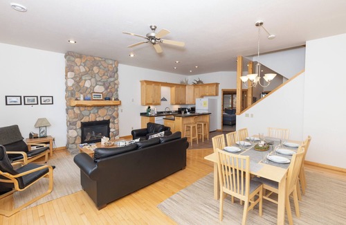 Tofte House | Special Lake Superior Townhome in Tofte, MN! 3 bdrm., 3 ba., w/Space to Gather