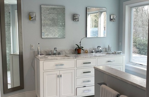 Norwalk House | Special lower holiday rate available Nov 28-Dec 15!
