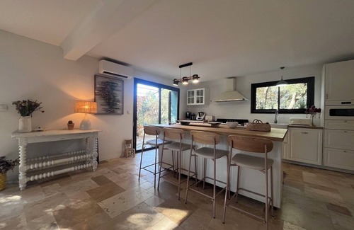 Saint-Drezery Villa | Special offer 🌴 A haven of peace in a pine forest