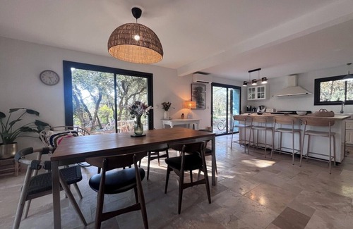 Saint-Drezery Villa | Special offer 🌴 A haven of peace in a pine forest